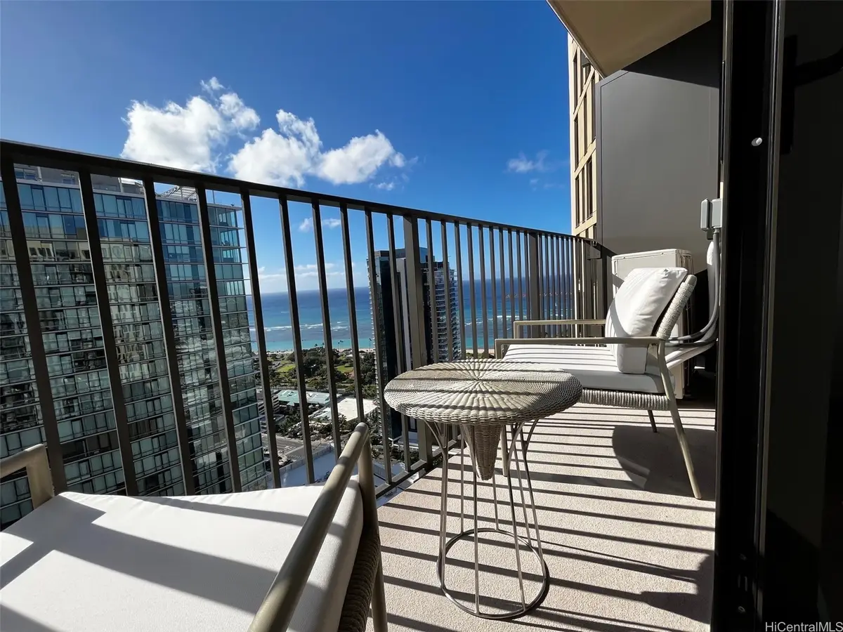 987 Queen Street #3806, Honolulu, HI 96814 - Image #1