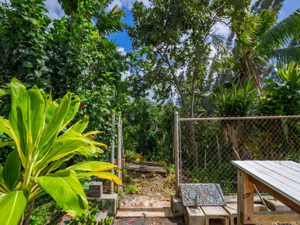 2335 Amokemoke Street, Pearl City, HI 96782