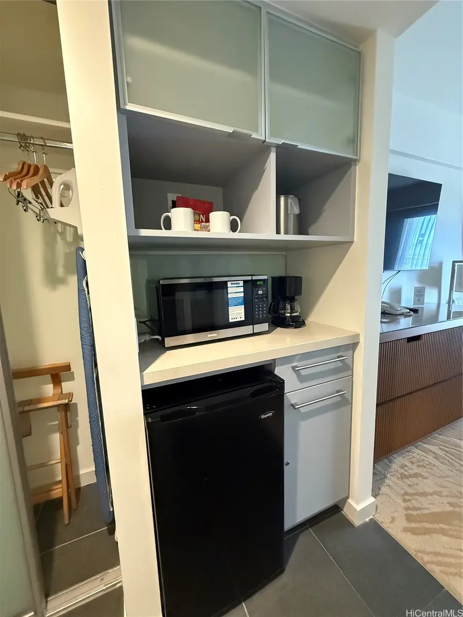 410 Atkinson Drive #1210, Honolulu, HI 96814 - Image #3