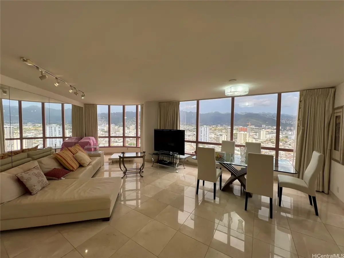 1888 Kalakaua Avenue #3302, Honolulu, HI 96815 - Image #1