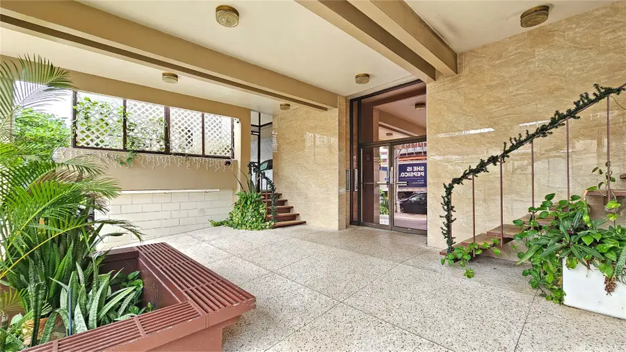 1624 Kanunu Street #304, Honolulu, HI 96814 - Image #2