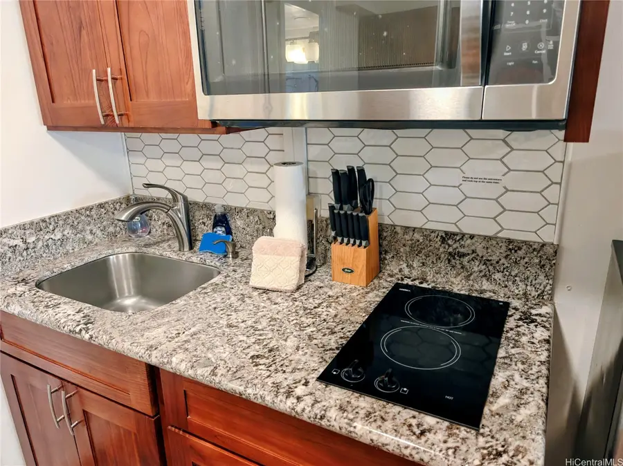 2425 Kuhio Avenue #405, Honolulu, HI 96815 - #3