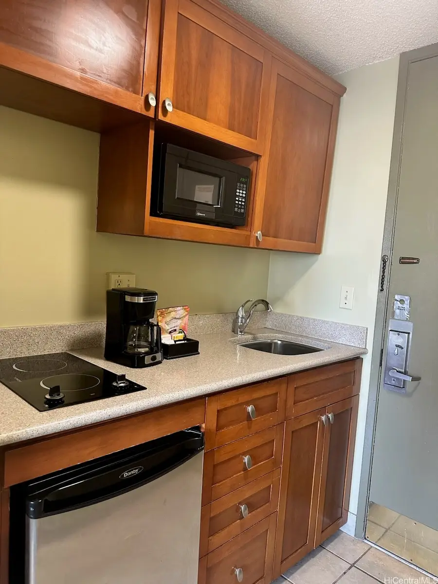 2427 Kuhio Avenue #1305, Honolulu, HI 96815 - Image #3