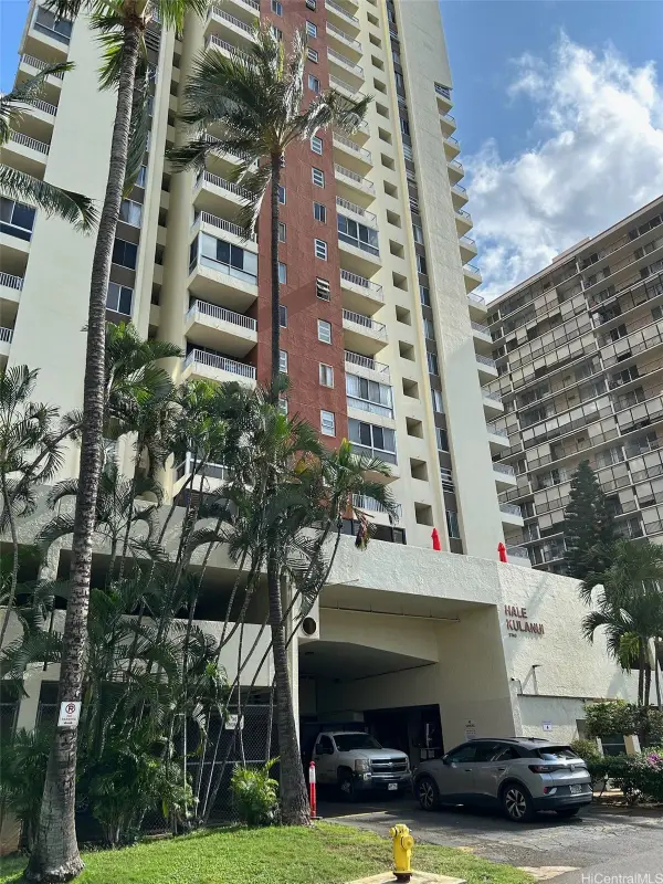 2740 Kuilei Street #402, Honolulu, HI 96826