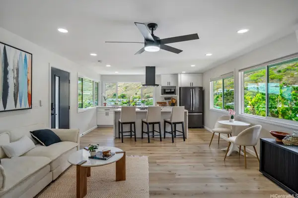 855 Kainoa Place, Honolulu, HI 96821