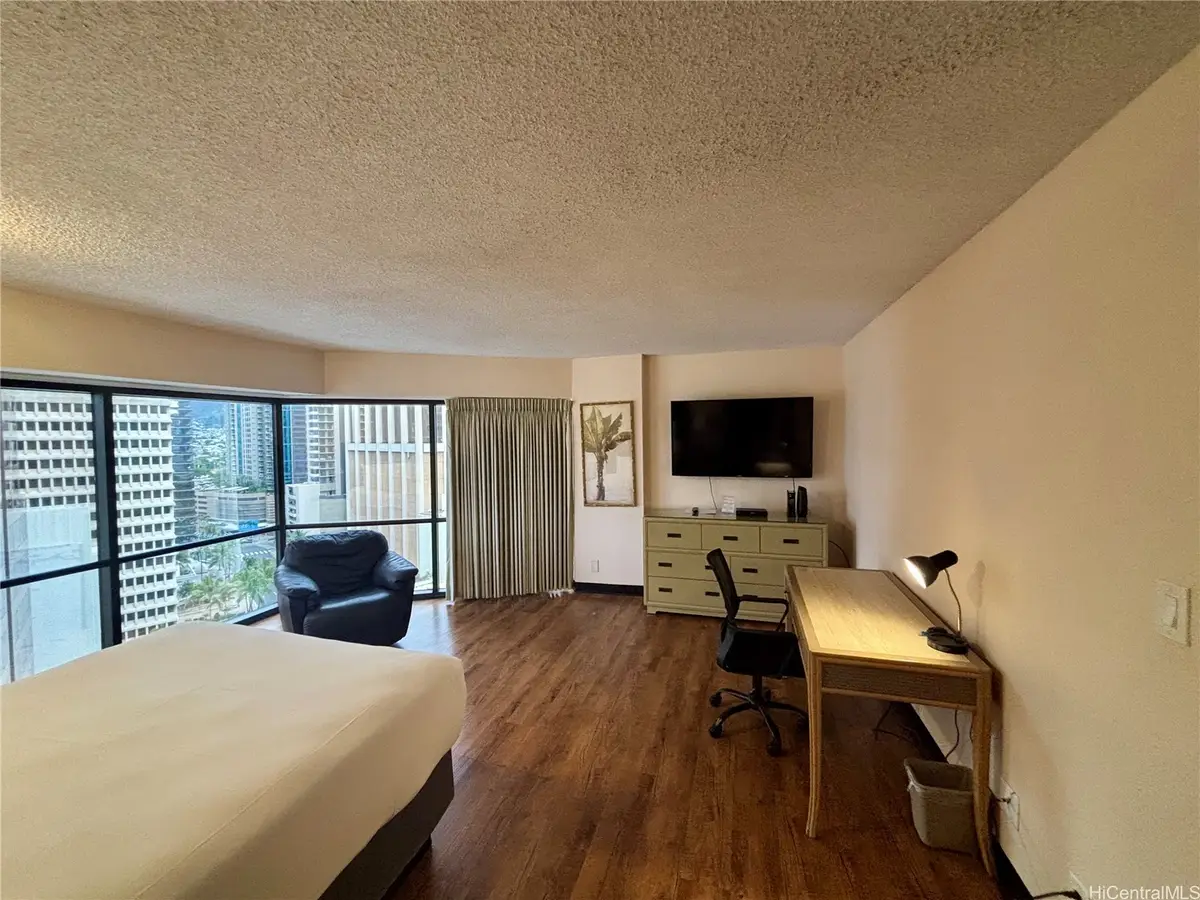 1088 Bishop Street #1812, Honolulu, HI 96816 - Image #1