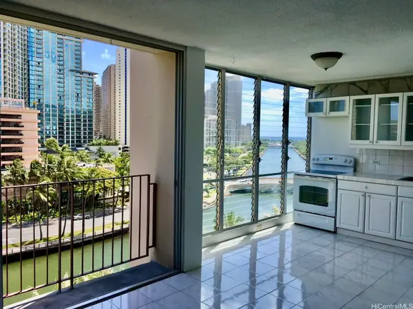 620 Mccully Street #902, Honolulu, HI 96826
