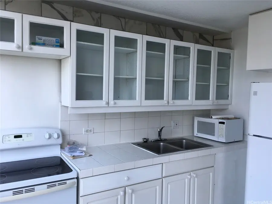 620 Mccully Street #902, Honolulu, HI 96826 - Image #2