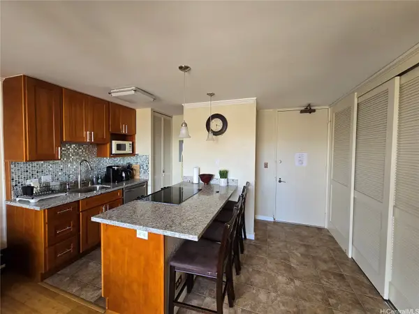 320 Liliuokalani Avenue #1801, Honolulu, HI 96815