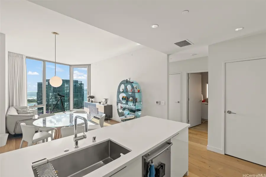 1001 Queen Street #PH 3904, Honolulu, HI 96814 - #2