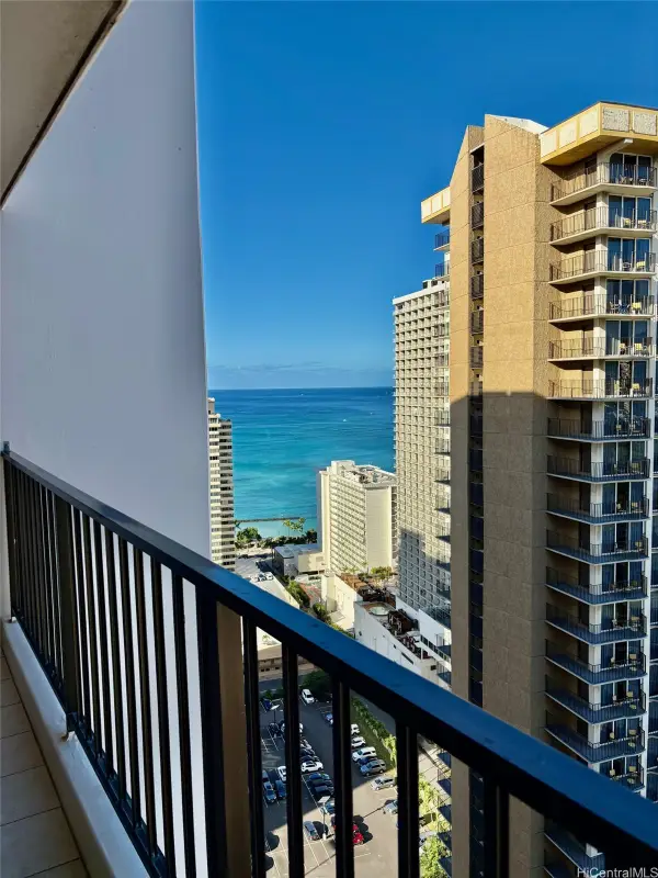 201 Ohua Avenue #3202, Honolulu, HI 96815