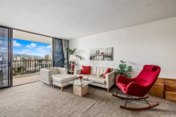 990 Ala Nanala Street #17B, Honolulu, HI 96818