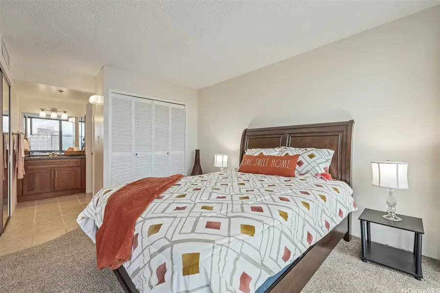 990 Ala Nanala Street #17B, Honolulu, HI 96818 - #3