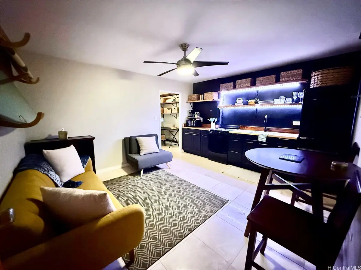 236 Liliuokalani Avenue #204, Honolulu, HI 96815 - Image #1