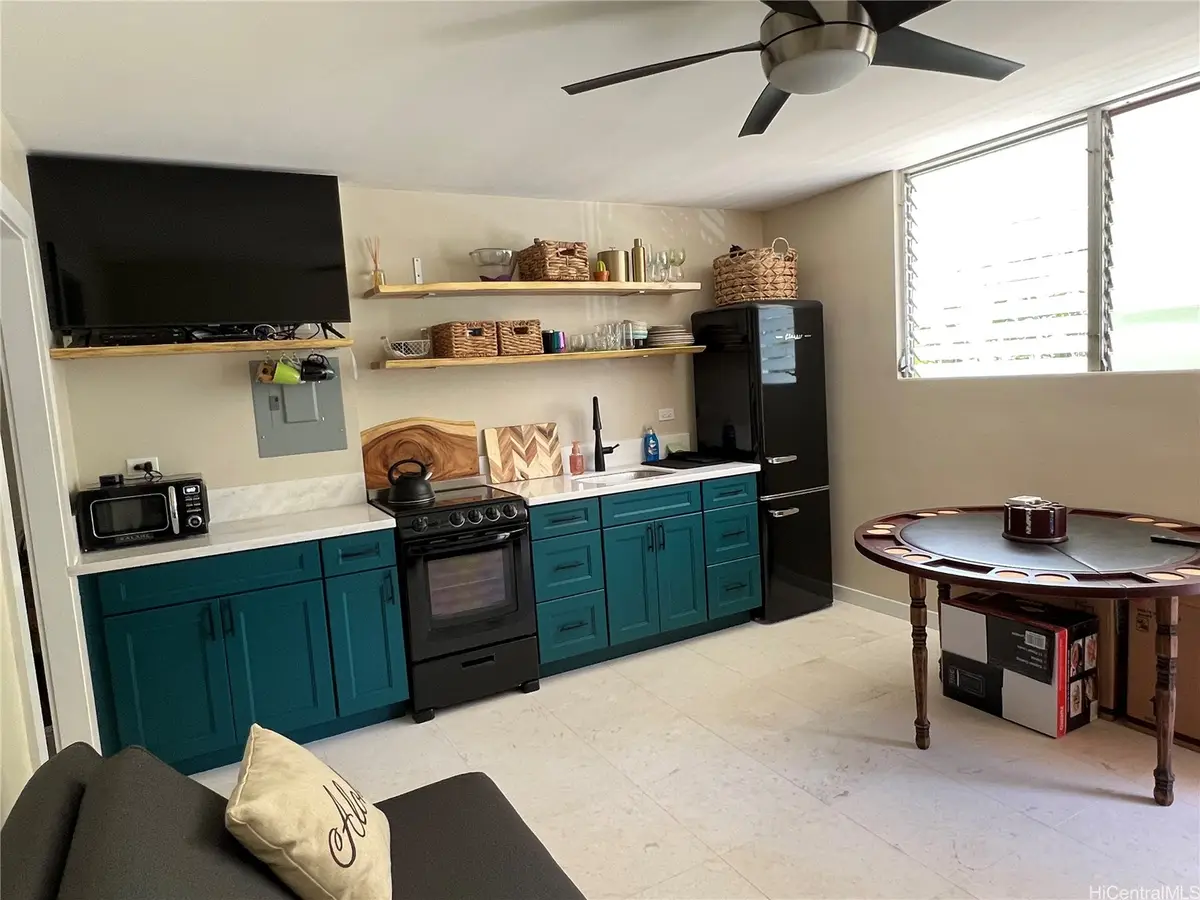 236 Liliuokalani Avenue #304, Honolulu, HI 96815 - Image #1