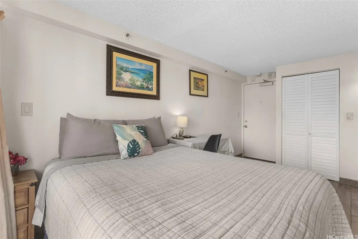 2463 Kuhio Avenue #1010, Honolulu, HI 96815 - Image #1