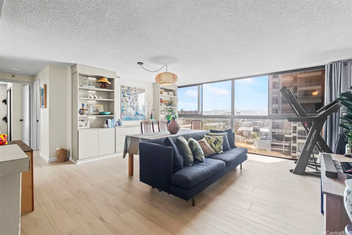 2724 Kahoaloha Lane #1103, Honolulu, HI 96826 - Image #1