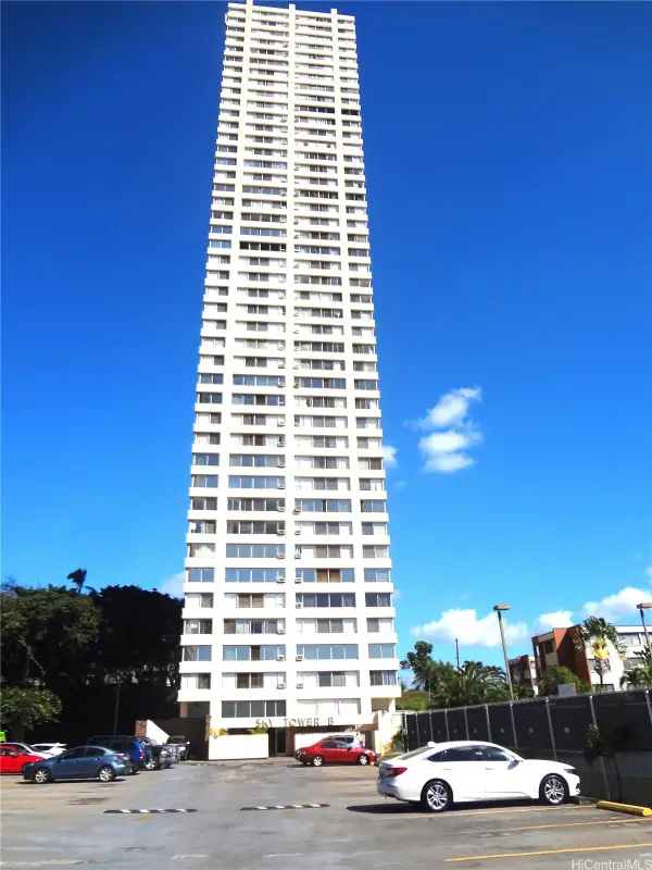 1060 Kamehameha Highway #405B, Pearl City, HI 96782