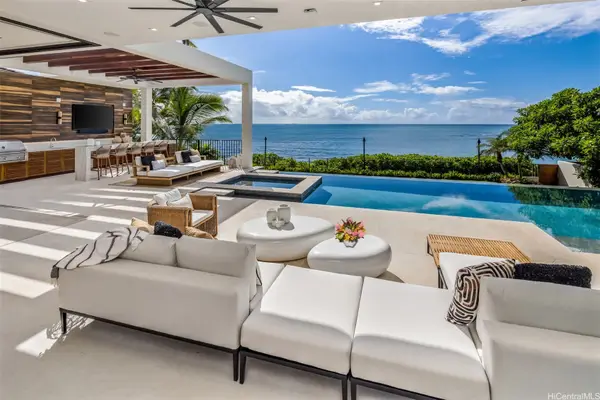 213 Kaalawai Place, Honolulu, HI 96816