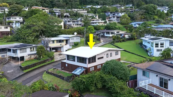3537 Kumuwai Place, Honolulu, HI 96822