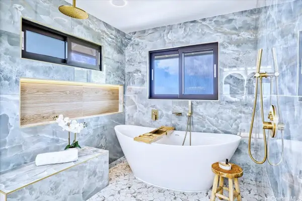 5333 Puahia Place, Honolulu, HI 96821