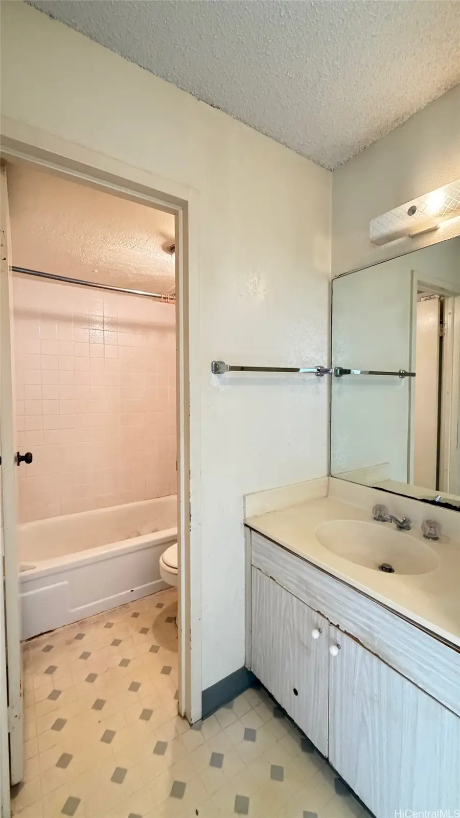 1920 Ala Moana Boulevard #1115, Honolulu, HI 96815 - #3