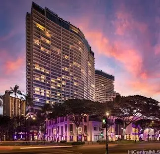 383 Kalaimoku Street #3302, Honolulu, HI 96815