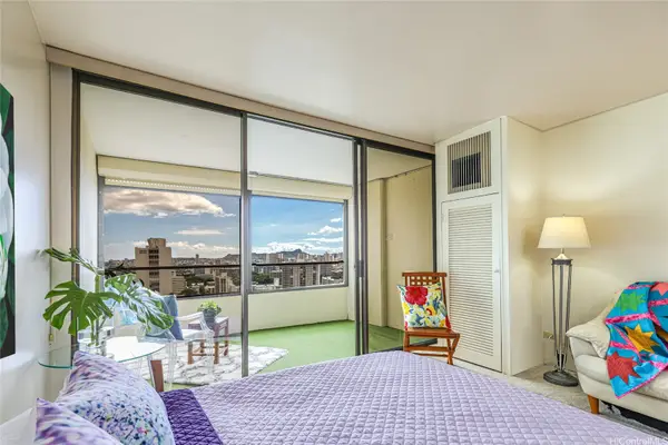 1717 Mott Smith Drive #2009, Honolulu, HI 96822