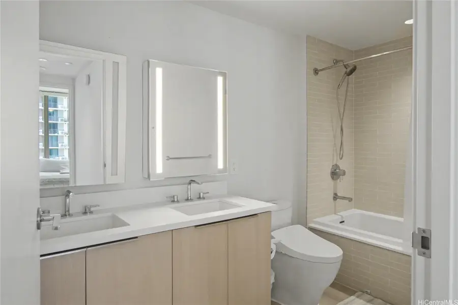 1001 Queen Street #3405, Honolulu, HI 96814 - #2