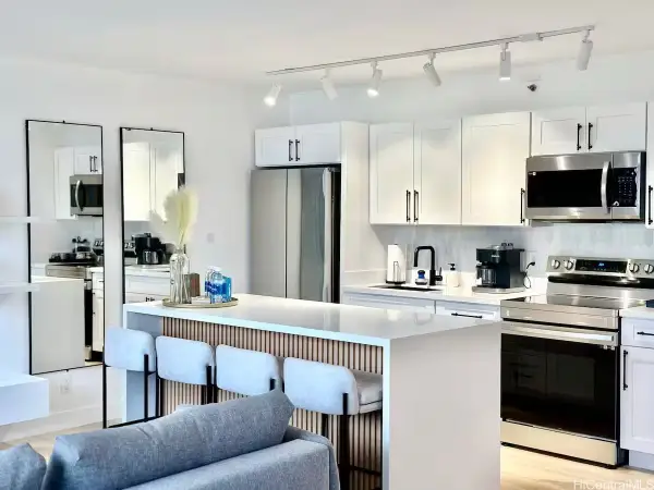 201 Ohua Avenue #901, Honolulu, HI 96815