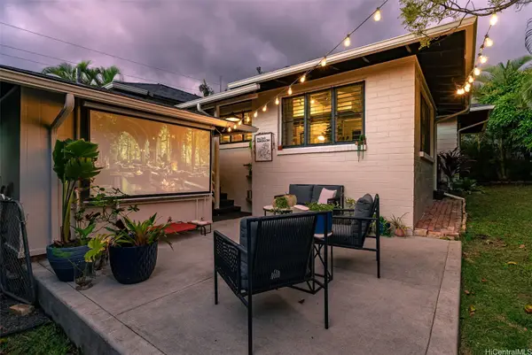 2445 10th Avenue, Honolulu, HI 96816