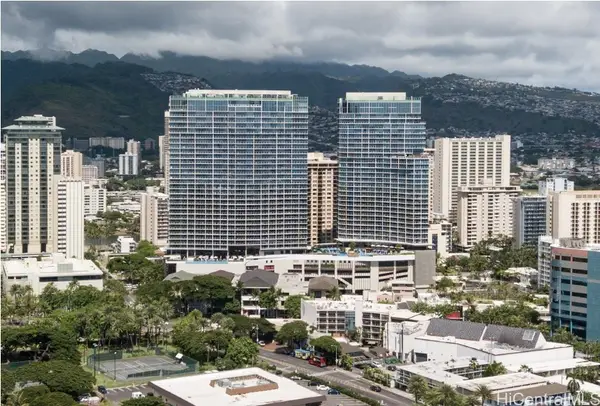 383 Kalaimoku Street #1801, Honolulu, HI 96815