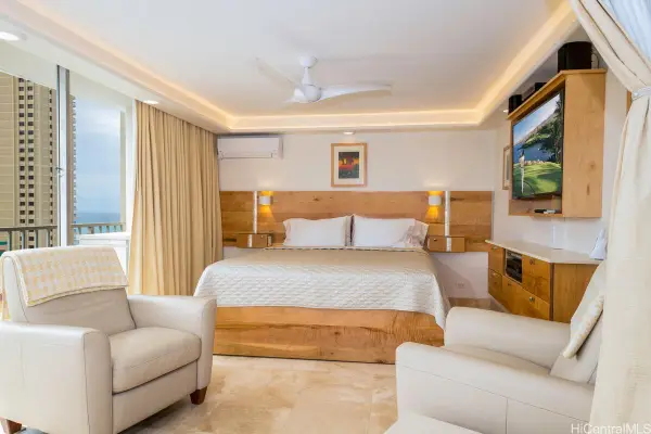 2427 Kuhio Avenue #2408, Honolulu, HI 96815