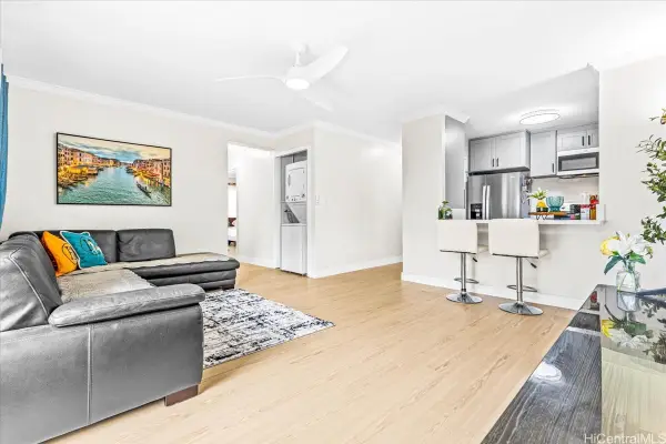 731 Amana Street #904, Honolulu, HI 96814