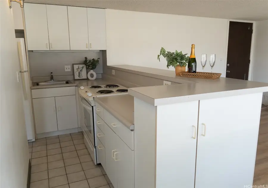 2525 Date Street #605, Honolulu, HI 96826 - #3