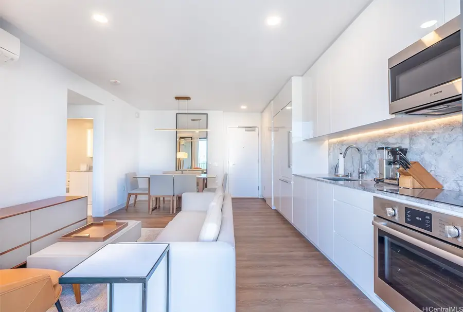 987 Queen Street #1303, Honolulu, HI 96814 - #2