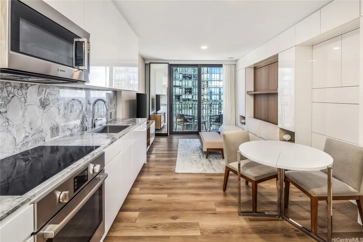 987 Queen Street #1806, Honolulu, HI 96814 - #1