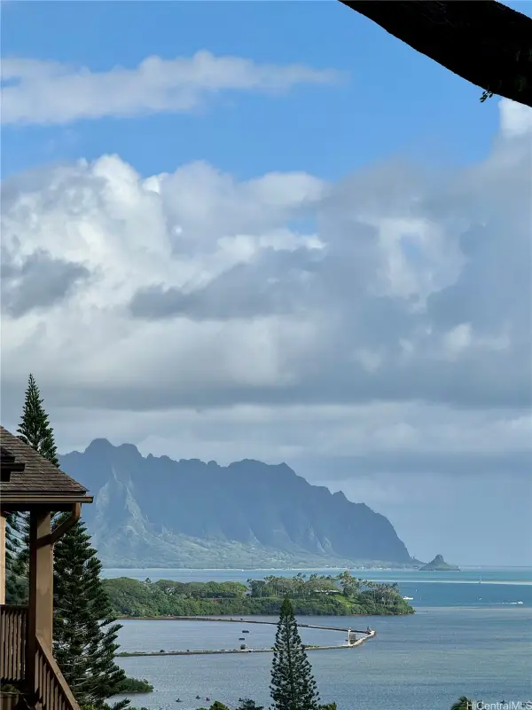 46-054 Puulena Street #916, Kaneohe, HI 96744