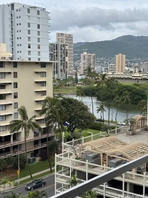 435 Seaside Avenue #902, Honolulu, HI 96815