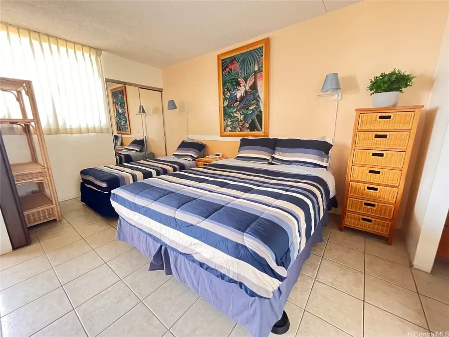 2240 Kuhio Avenue #2911, Honolulu, HI 96815 - #3