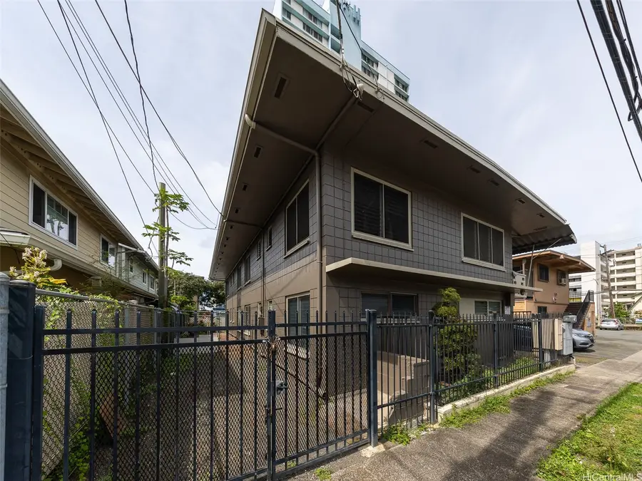 1213 Matlock Avenue, Honolulu, HI 96814 - #3
