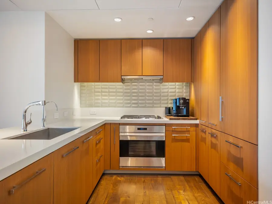 1555 Kapiolani Boulevard #914, Honolulu, HI 96814 - #3