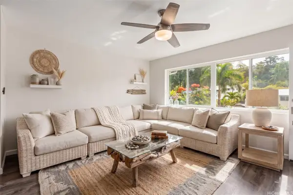 95-060 Waikalani Drive #E301, Honolulu, HI 96789