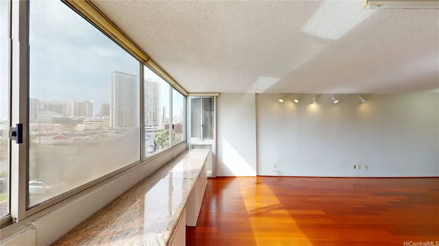 1624 Kanunu Street #306, Honolulu, HI 96814 - #3