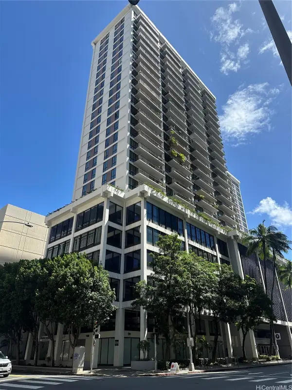225 Queen Street #15C, Honolulu, HI 96813