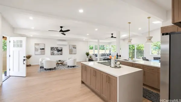 2076 Aaniu Loop, Pearl City, HI 96782