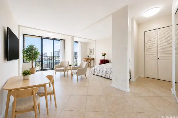 1561 Pensacola Street #704, Honolulu, HI 96822