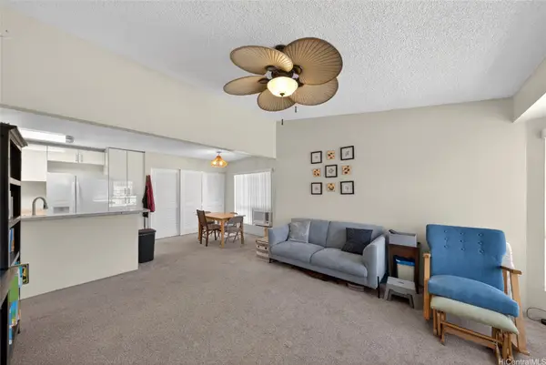 594 Mananai Place #21W, Honolulu, HI 96818
