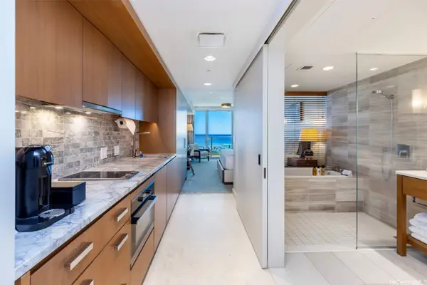2139 Kuhio Avenue #2411, Honolulu, HI 96815