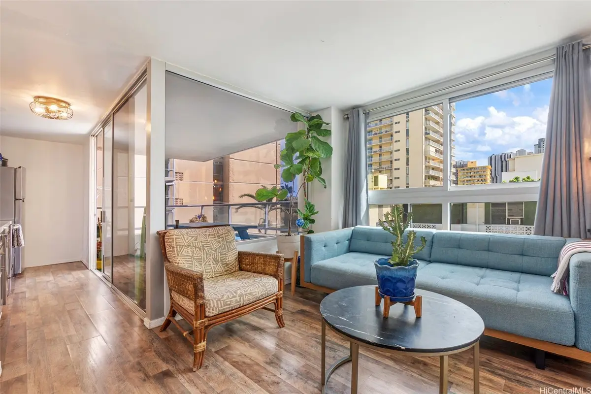 2421 Tusitala Street #401, Honolulu, HI 96815 - #1